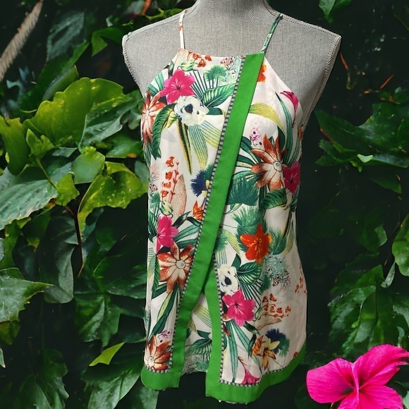 Soho NEW YORK & COMPANY Sleeveless tropical floral top size M - Picture 1 of 9